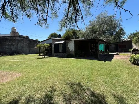 VENTA CASA 2 DORMITORIOS + DEPTO B°GRANJA DE FUNES