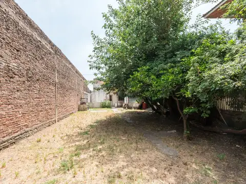 OPORTUNIDAD Casa en venta a reciclar, amplio lote