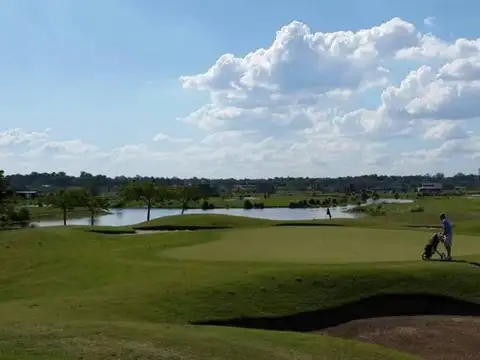 Terreno en Venta en El Cantón - Barrio Golf, USD 105.000