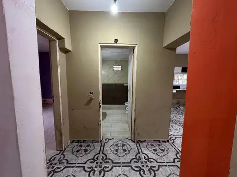 Casa 3 ambientes con 1 baño