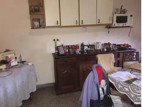 Casa 4 ambientes con 1 baño