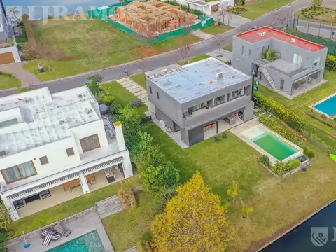 Casa en Venta en Puertos - Barrio Marinas, USD 620.000