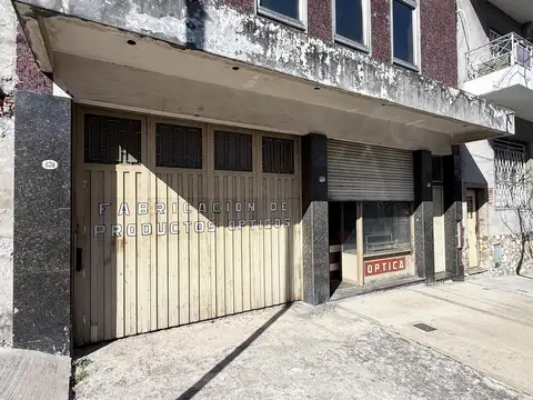 Venta Fábrica / Galpón + Local + oficinas y terraza y Casa en 2do piso en Parque Chacabuco