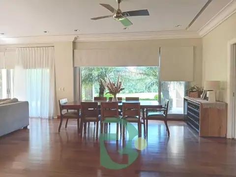 Casa 5 ambientes con 5 baños