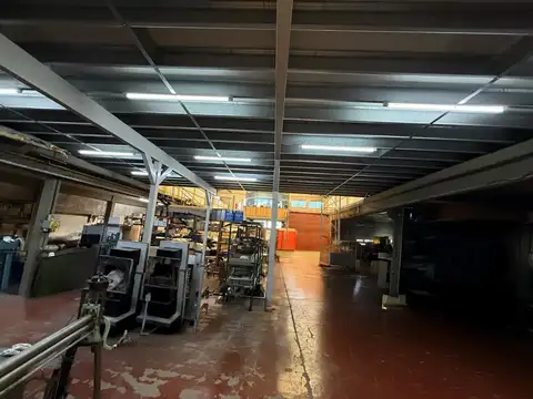 Galpon en Venta 15  mts Frente