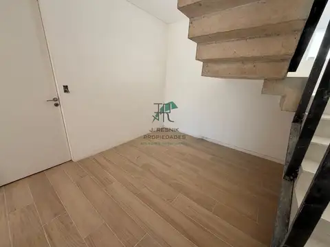 Duplex 4 ambientes Balcon terraza. cochera