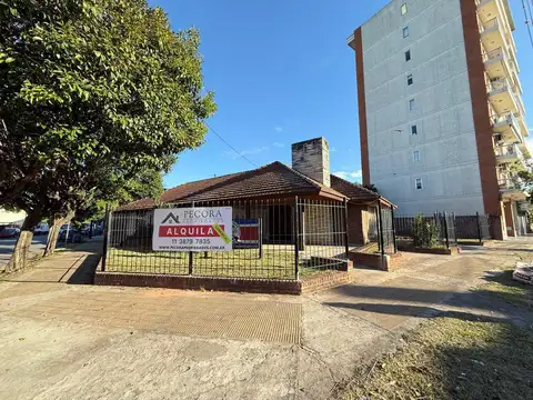Alquiler  Comercial - Casa funcional - Belen de Escobar