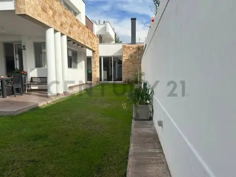 Casa en Alquiler al Oeste