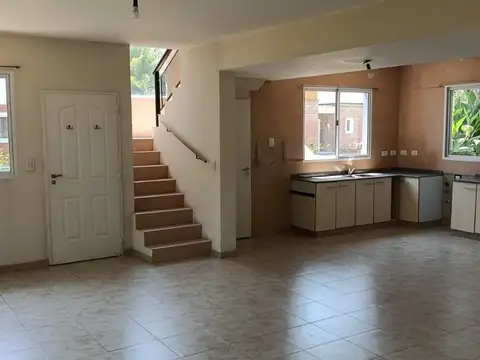 Casa en Alquiler de 3 dormitorios