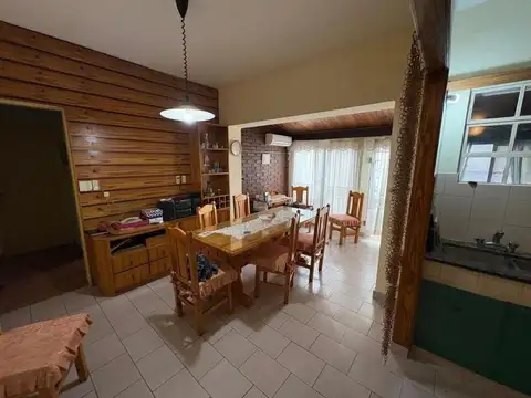 Echevarría e/ Doctor Alem y Luzuriaga