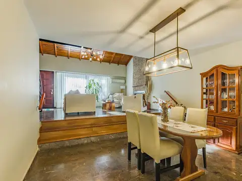 Depto Tipo Casa 5 ambientes con 3 baños