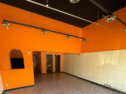 Local en Esc.-Centro
