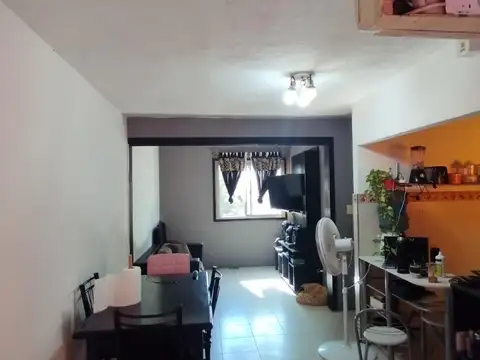 DEPARTAMENTO CON AMBIENTES AMPLIOS EN MUY BUENA UBICACION