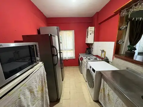 Departamento de 3 ambientes con patio en Flores