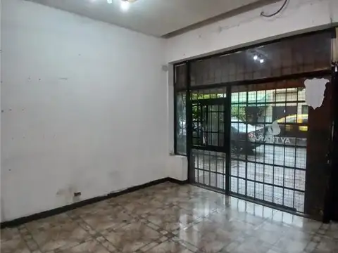 LOCALES - A LA CALLE - FLORESTA, CAPITAL FEDERAL