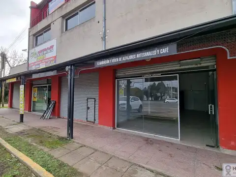 Local en alquiler sobre la Ex ruta 8, Del Viso, Pilar. Muy buena ubicación 