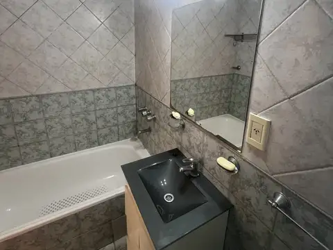 2 AMBIENTES AL FRENTE BACACAY Y CARRASCO