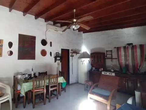 Casa 2 ambientes con 1 baño