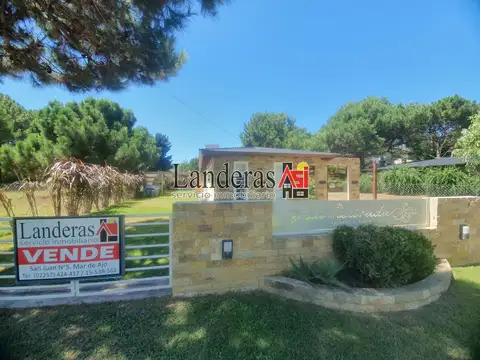 Complejo de Departamentos con piscina - La Retirada -