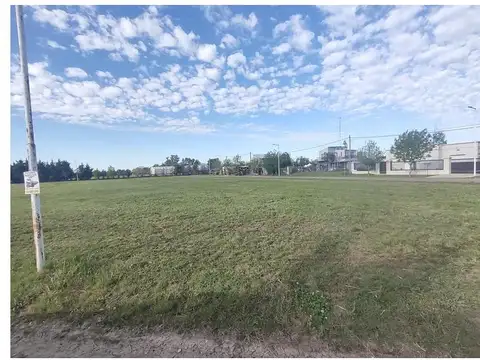 Funes City Excelente lote sobre Bv Mitre / Aptitud Comercial -Esquina entre 2 nuevos desarrollos