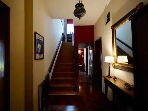 Casa 6 ambientes con 4 baños