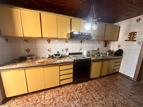 Casa 4 ambientes con 1 baño