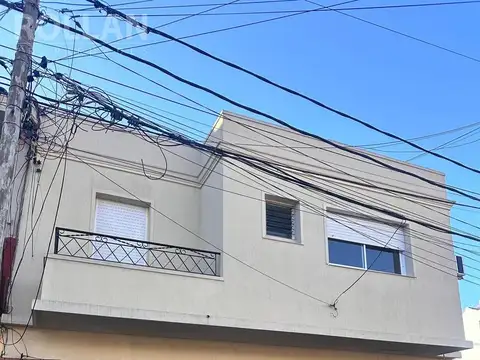 ALQUILER BUEN PH EN PRIMER PISO DE 3 AMBIENTES EN MUNRO A METROS DE AVENIDA MITRE