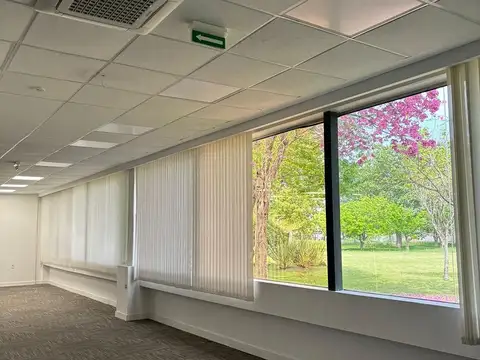 Alquiler Oficinas y Depósito - Carrasco
