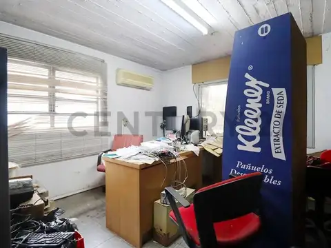 VENTA DEPOSITO EN VILLA ADELINA APTO MULTIPLES RUBROS POSIBILIDAD PERMUTA