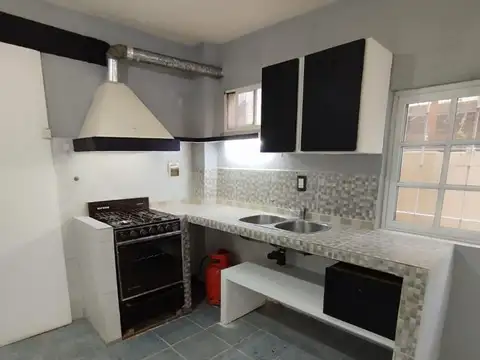 Depto Tipo Casa en Alquiler de 2 ambientes