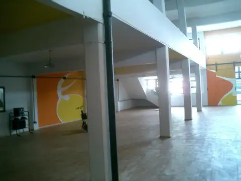 EDIFICIO DE OFICINAS EN BLOCK  1.960 M2