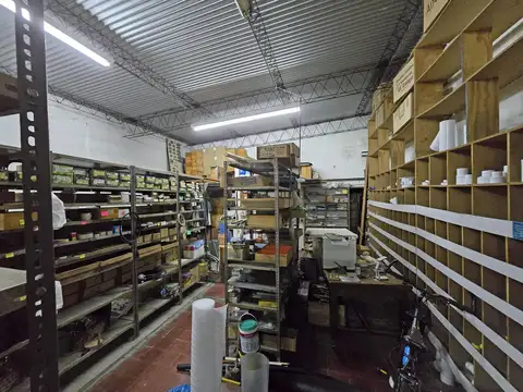 VENTA DEPÓSITO CON LOCAL