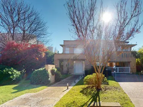 CASA EN VENTA SAN JOAQUIN 3 DORMITORIOS CON PILETA