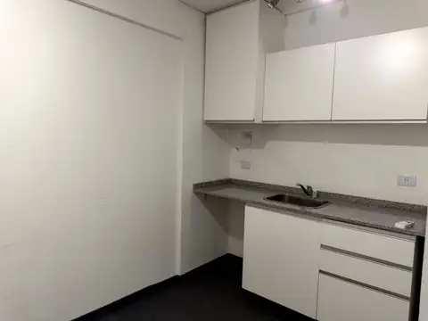 Oficina en Alquiler en La Lonja, $ 590.000