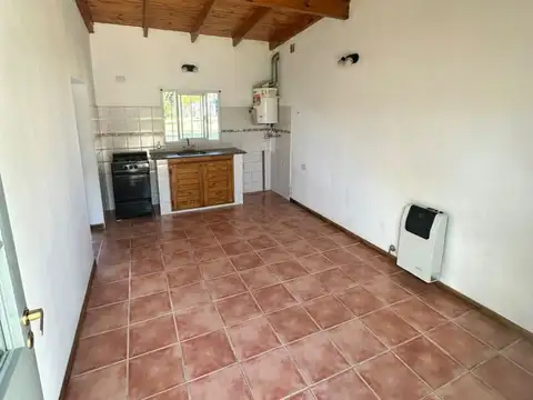 Casa 2 ambientes con 1 baño