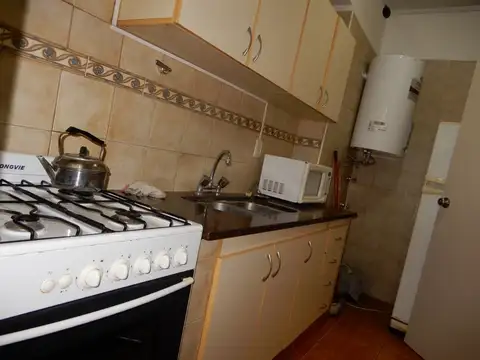 Alquiler temporario, depto de 3 amb, cable y wi-fi, con plaza Colon.