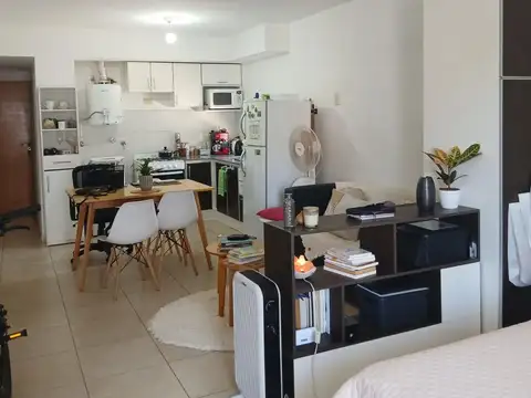 San Martin y  Av, Pellegrini