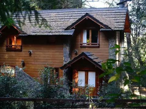 Casa 3 ambientes con 2 baños