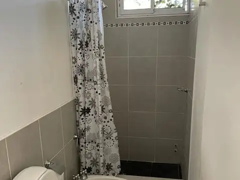 Departamento en Alquiler en Bernal Oeste, $ 530.000