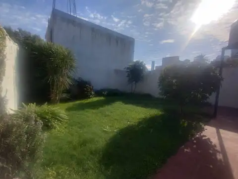 Depto Tipo Casa en Alquiler 40 años