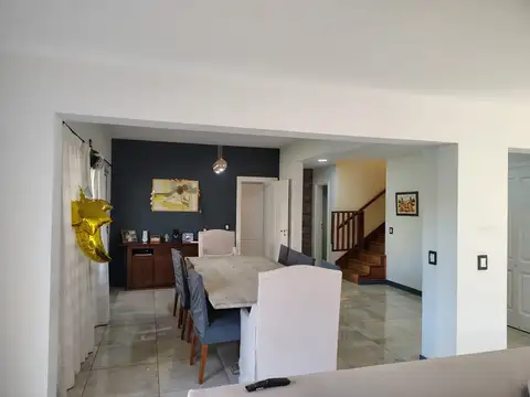 Casa 4 ambientes con 3 baños
