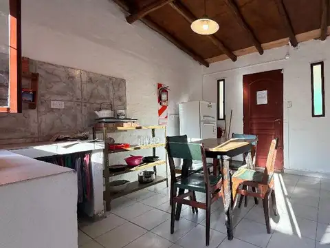 Casa 6 ambientes con 2 baños