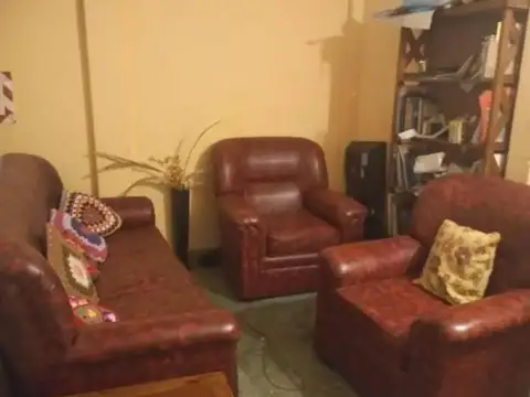 Casa 3 ambientes con 2 baños