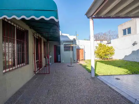 CASA EN VENTA RINGUELET 3 DORMITORIOS COCHERA