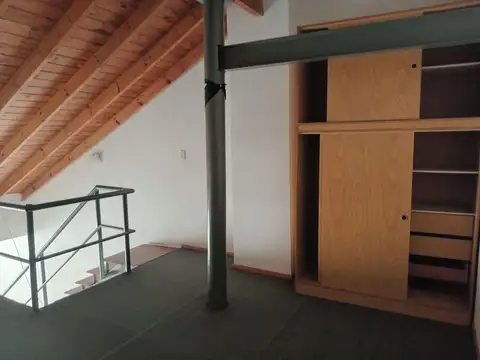 12 de Octubre 1300, Piso 1