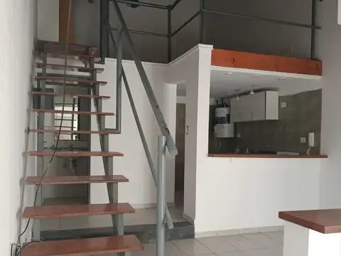 12 de Octubre 1300, Piso 1