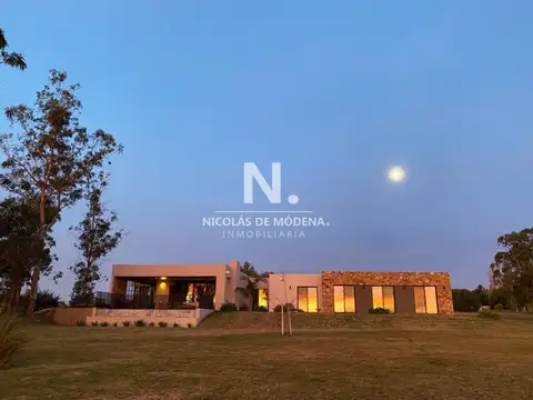 Casa en Alquiler Barrio Privado Manantiales Cuatro  dormitorios