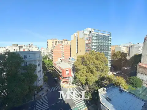 Riobamba y Av. Corrientes. Edificio moderno.  Venta. oficina, Vista. Super Luminoso. Impecable estado!!
