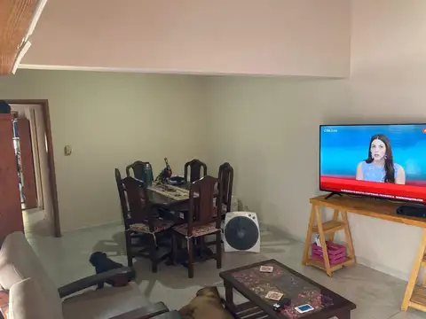 Depto Tipo Casa 3 ambientes con 2 baños
