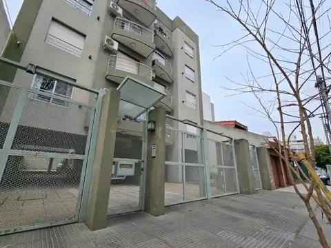 VENTA COCHERA SEMICUBIERTA, HAEDO